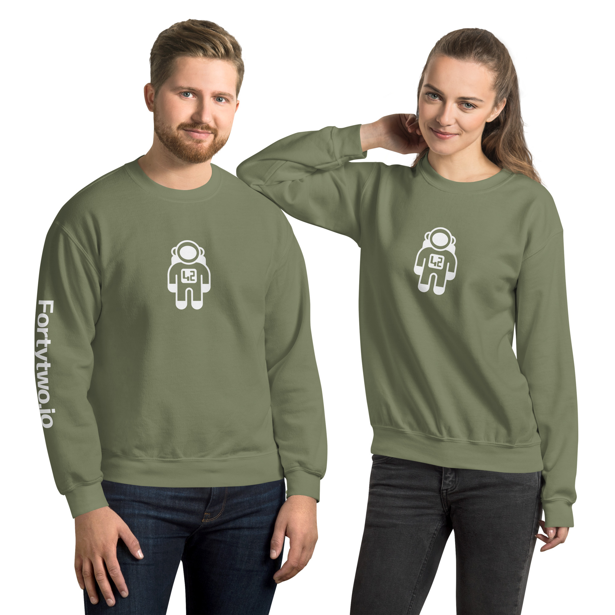 novi unisex sweatshirt (dark) Astronaut graphic sweatshirts worn by couple
