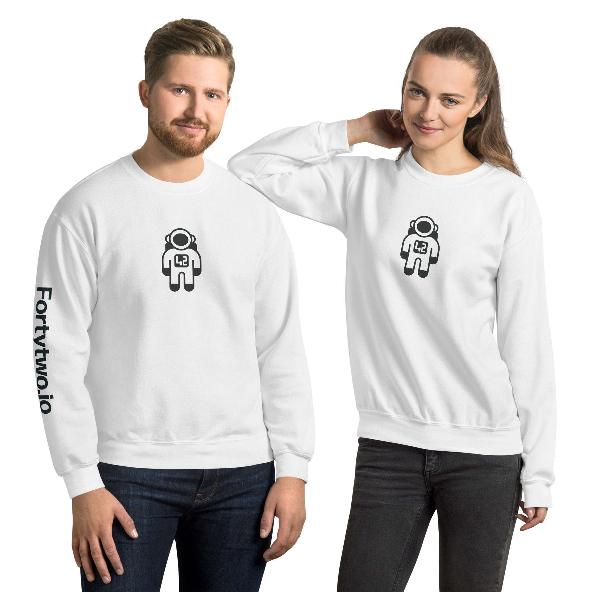 novi unisex sweatshirt White crewneck with astronaut graphic